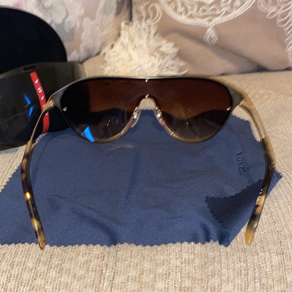 🌹♣️🌹NWOT PRADA Gold Polarized Sunglasses - Picture 10 of 16